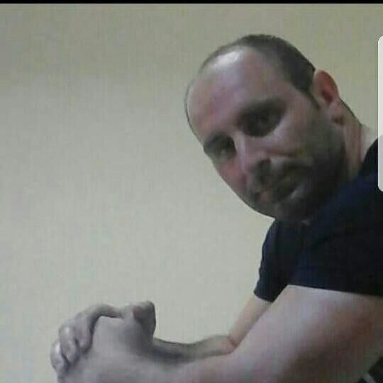  19045776  Elcin, 40 ,    