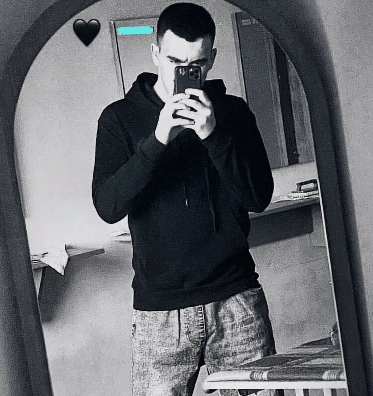  44143796  , 20 ,    