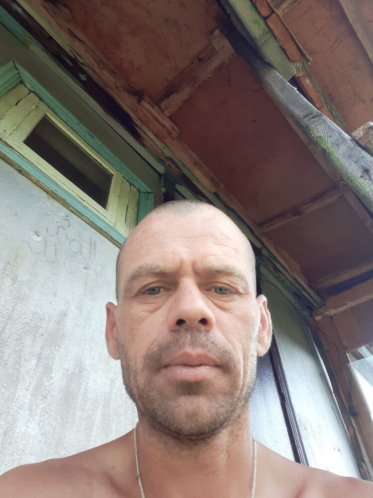  36585636  Sergey, 44 ,    
