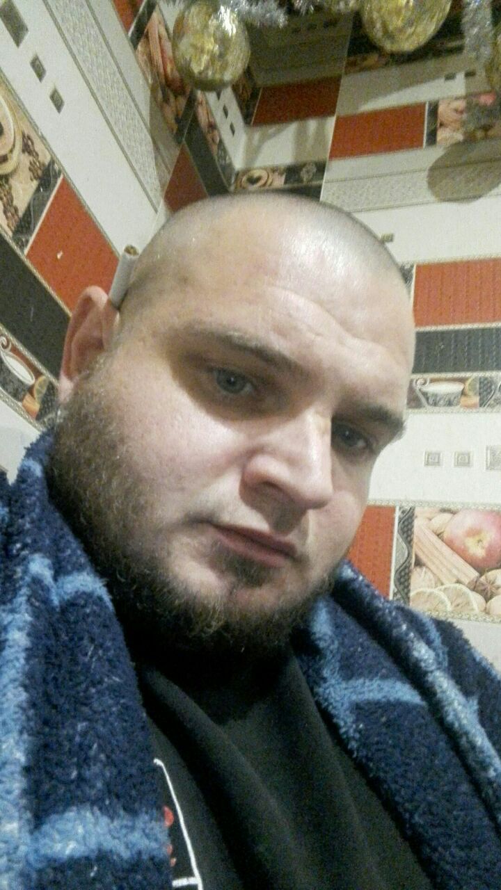  31557176  Vlados, 33 ,    