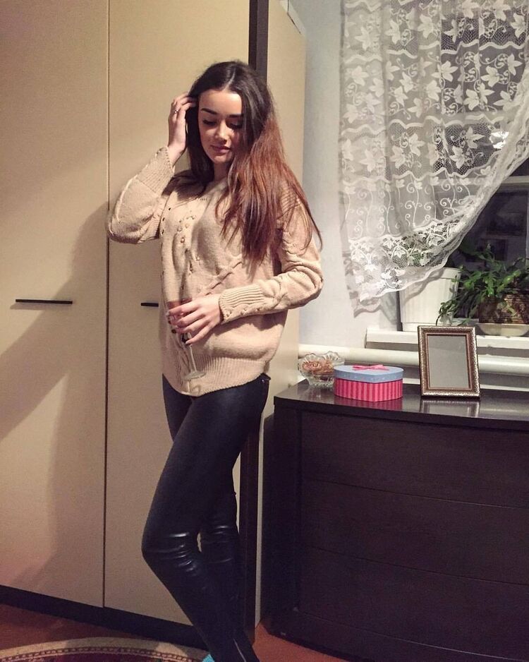  ,   Maxim, 25 ,   ,   , c 