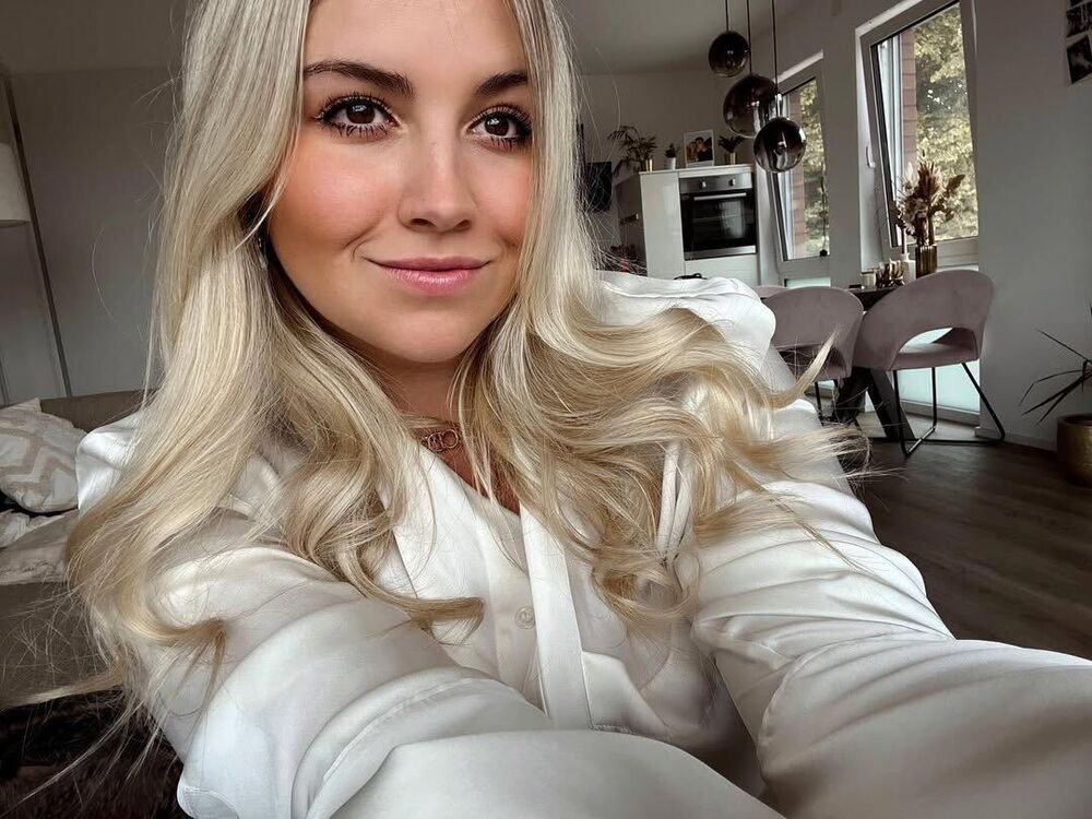  52876386  Alisa, 31 ,    Akersberga