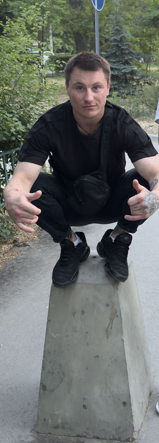  ,   Levan, 26 ,   c , 