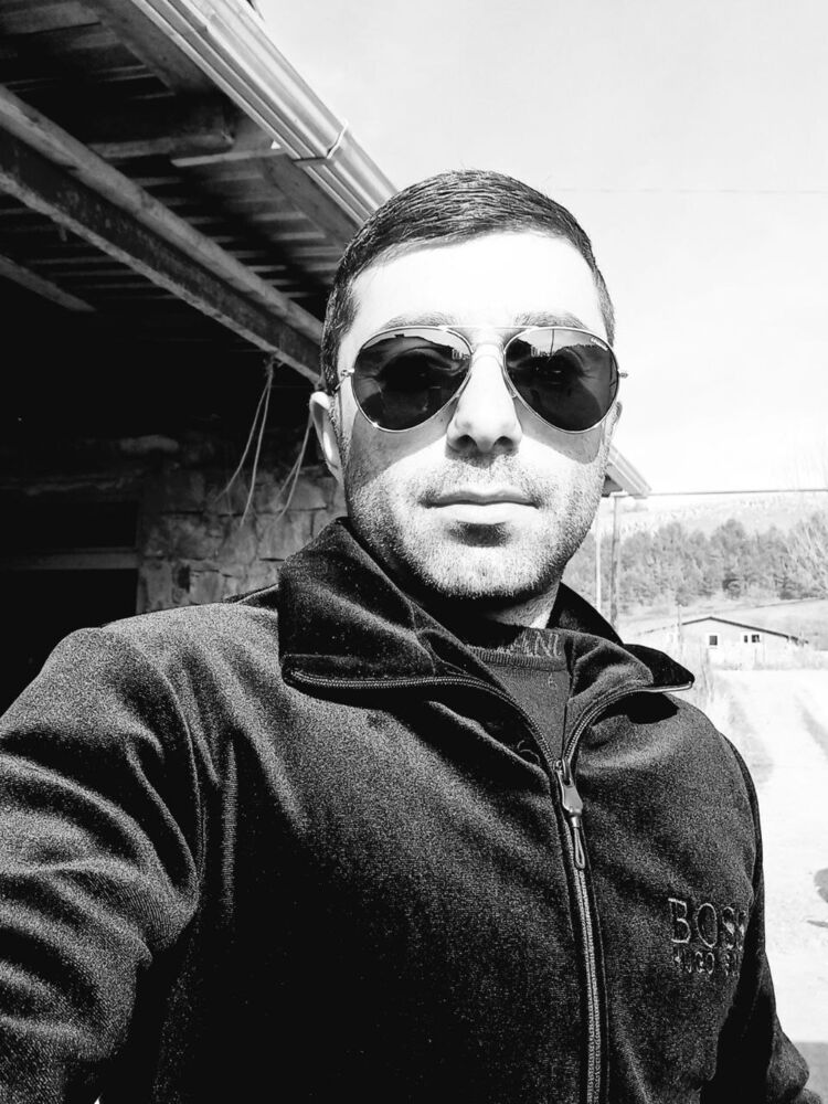  46897386  Suro, 32 ,    