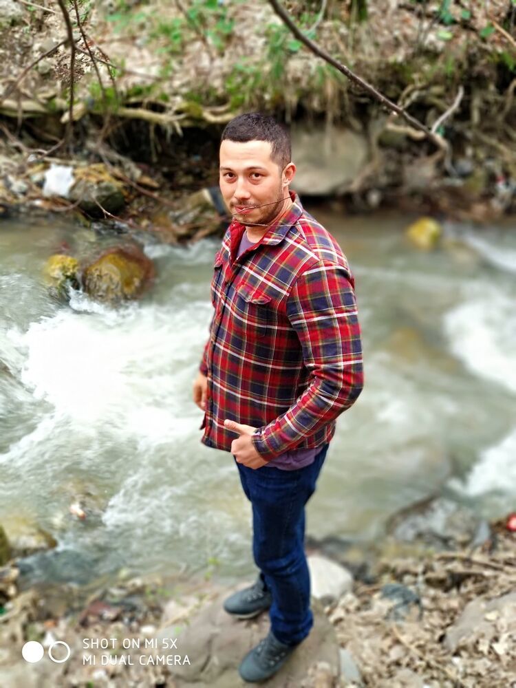  15725136  Muzaffar, 35 ,    