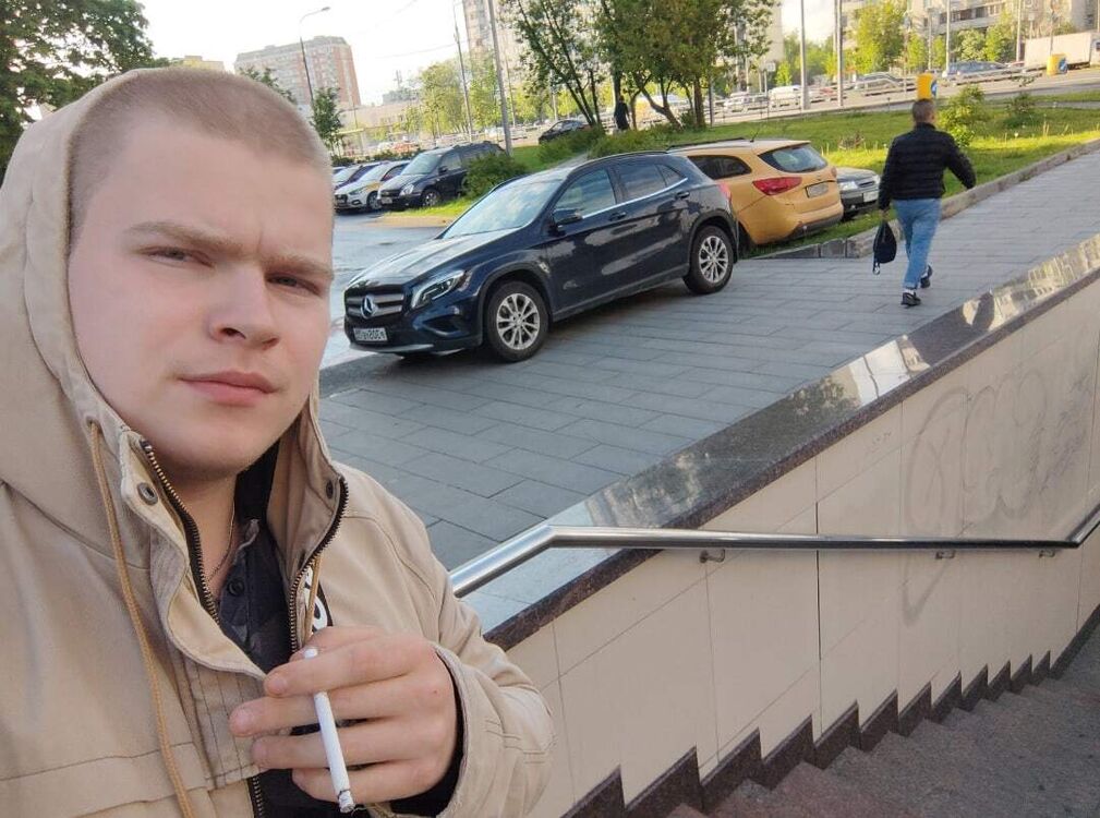  28049546  , 24 ,    