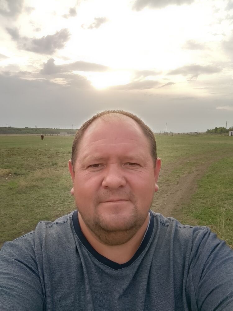  ,   Maksim, 40 ,   ,   