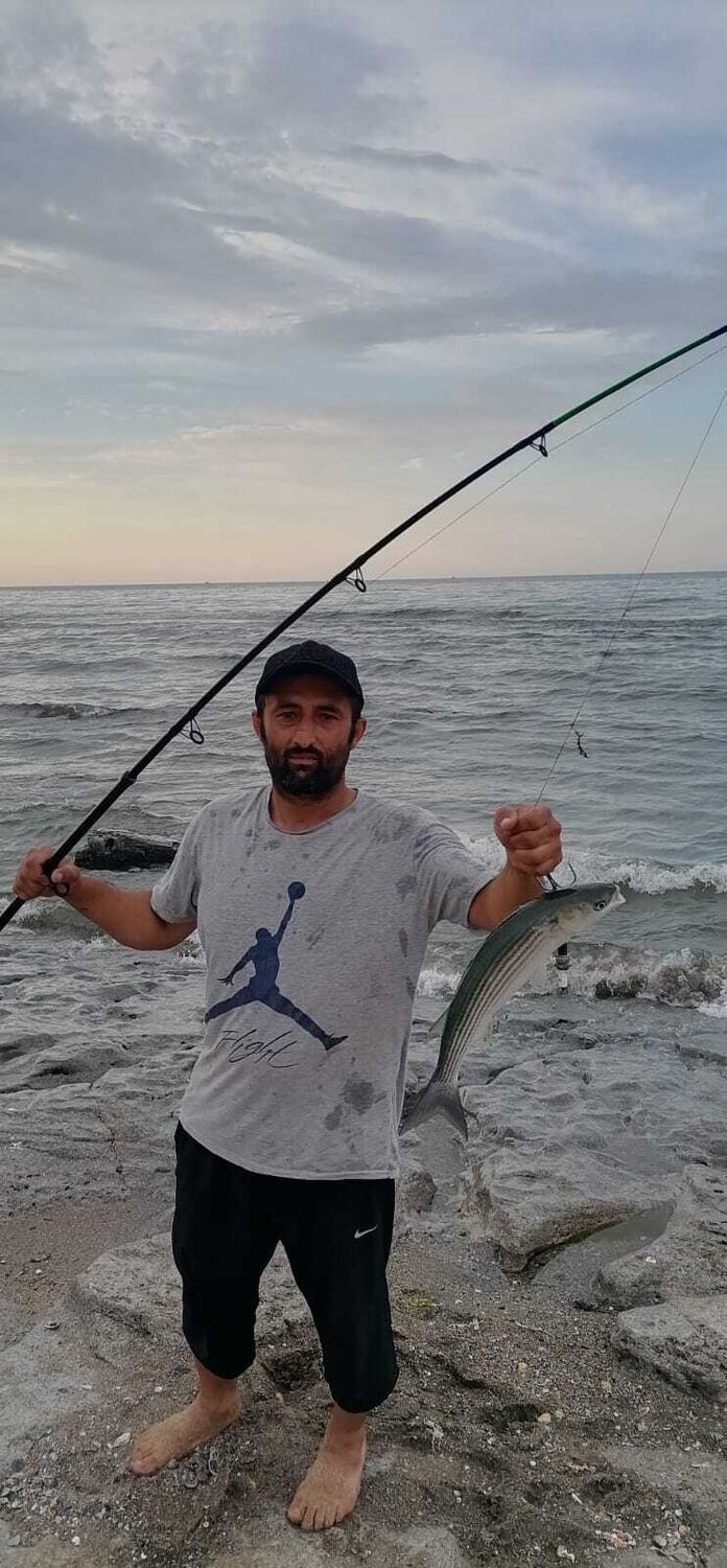  44052996  Demon, 37 ,    