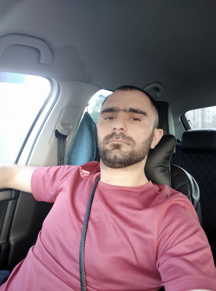  23528436  , 37 ,    -