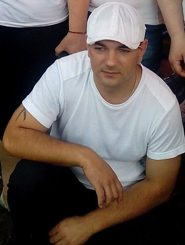  ,   Denis, 41 ,   ,   , c 