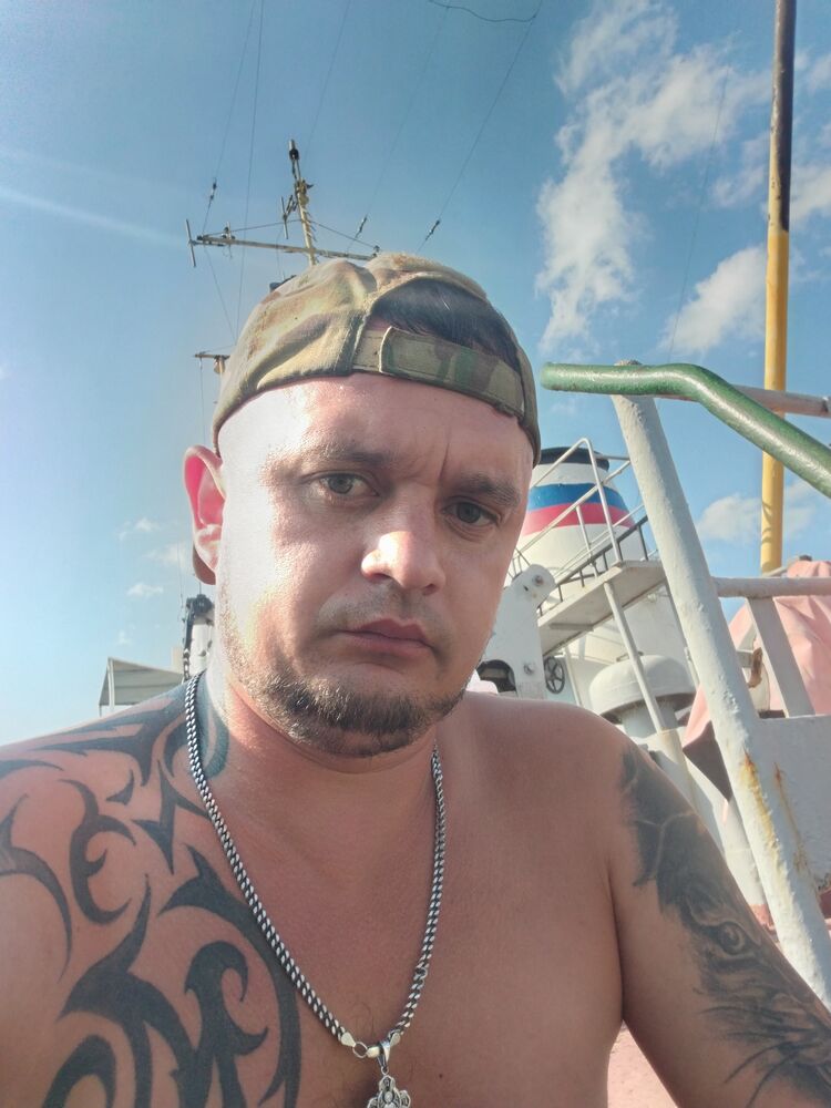  46768436  , 37 ,    