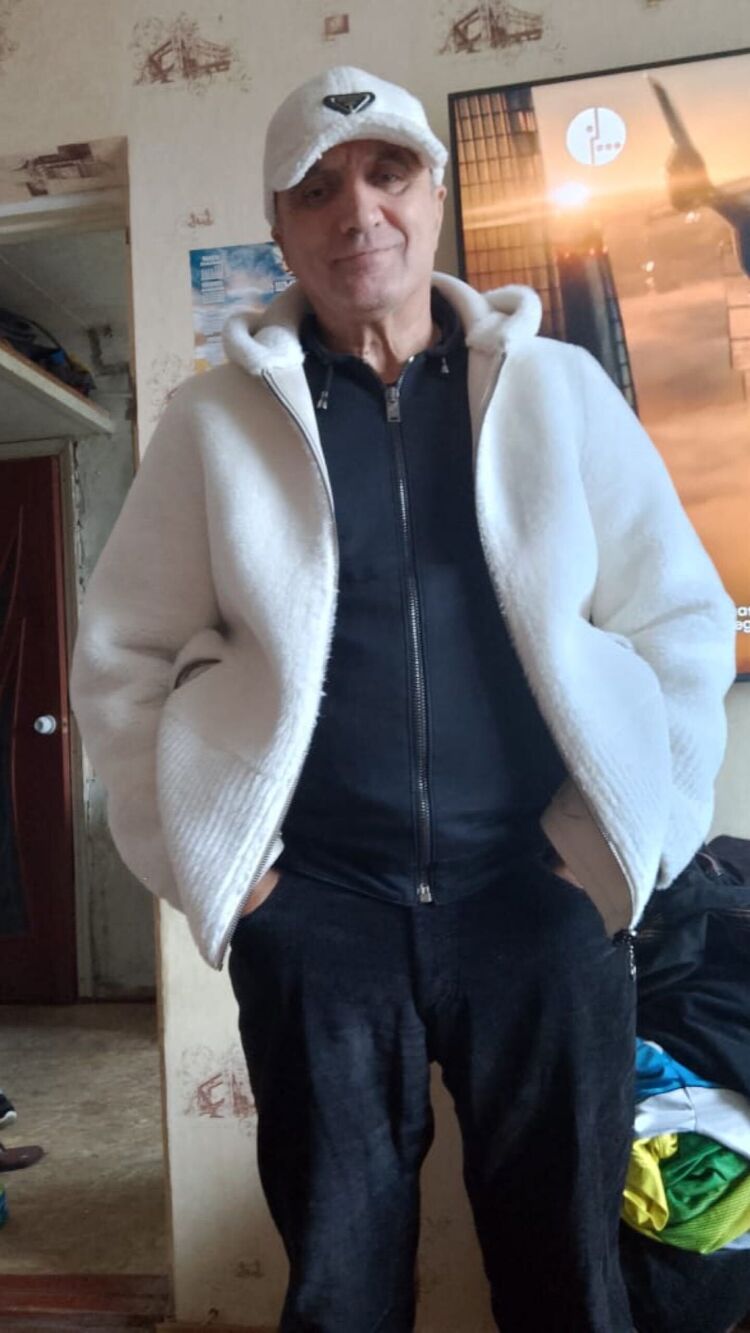 48557566  Serj, 57 ,    --