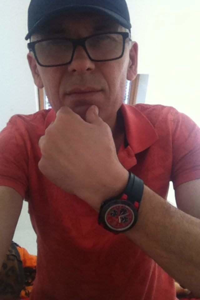  18211636  Ferdi, 55 ,    