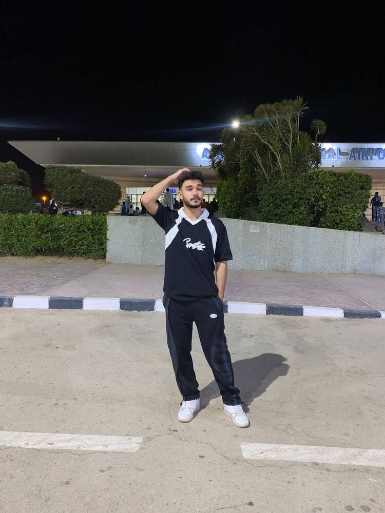  52742166  Eyad, 24 ,    Milan