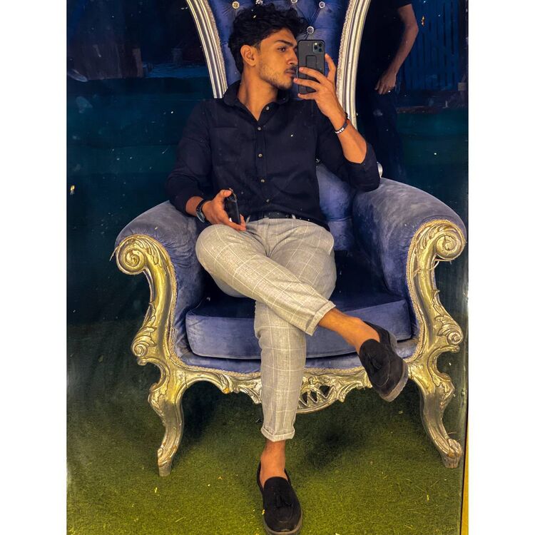  33215756  Hossam, 24 ,    