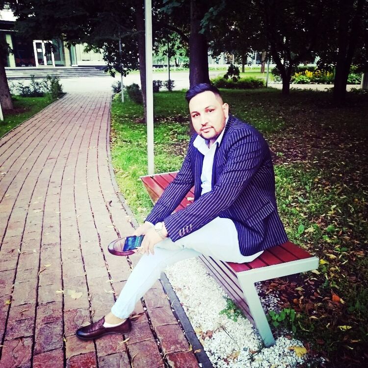  ,   Mustafo, 32 ,   ,   