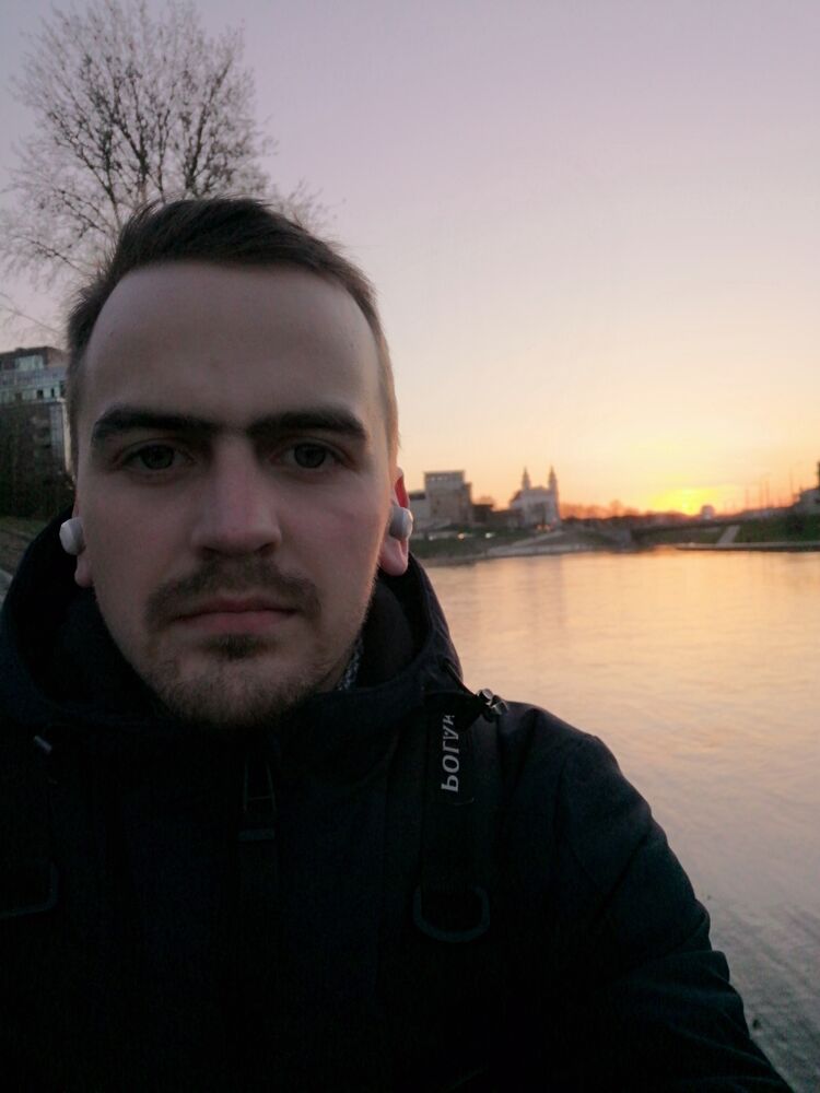  26874466  Denis, 28 ,    