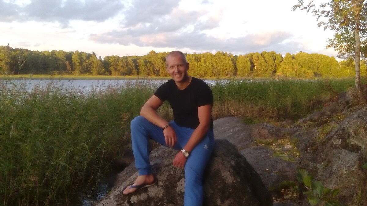 9248576  Alex, 44 ,    