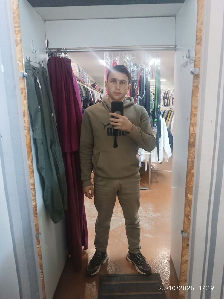  54292756  Alim, 21 ,    