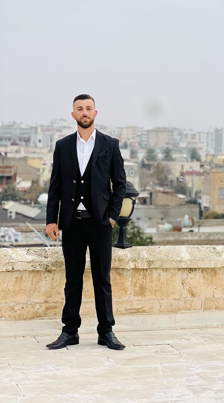  43466266  Tugay, 26 ,    