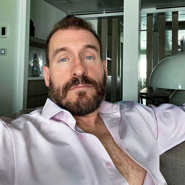 ���������� ����������, ���� ������� Robert, 52 ����, ������������ ��� ����� � ���������, c�������� ���������