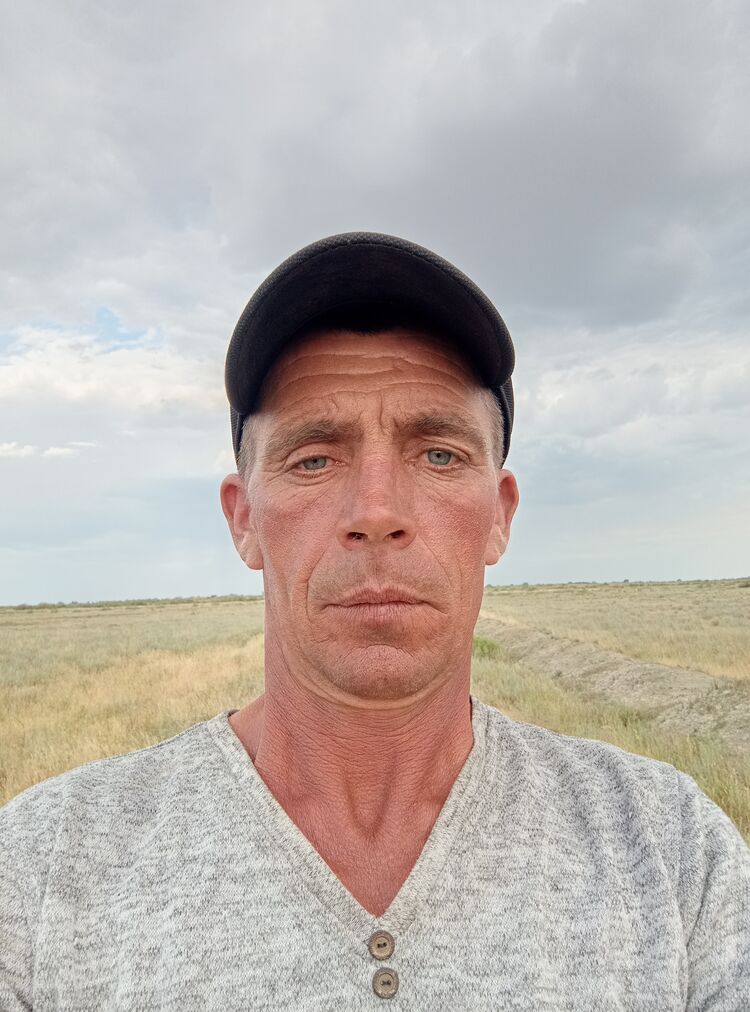  ,   Viktor, 40 ,   c , 