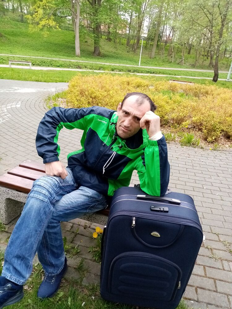  23550246  Ruslan, 48 ,    