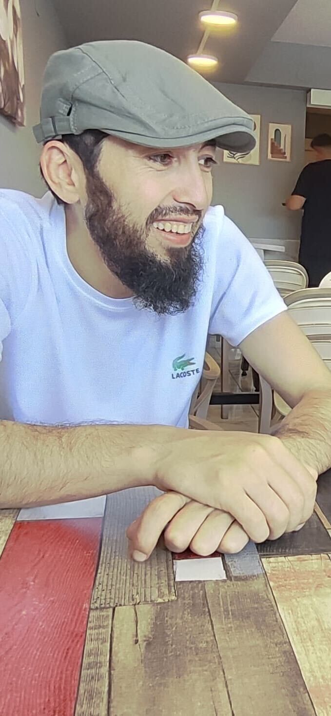  ,   Ali, 25 ,   ,   