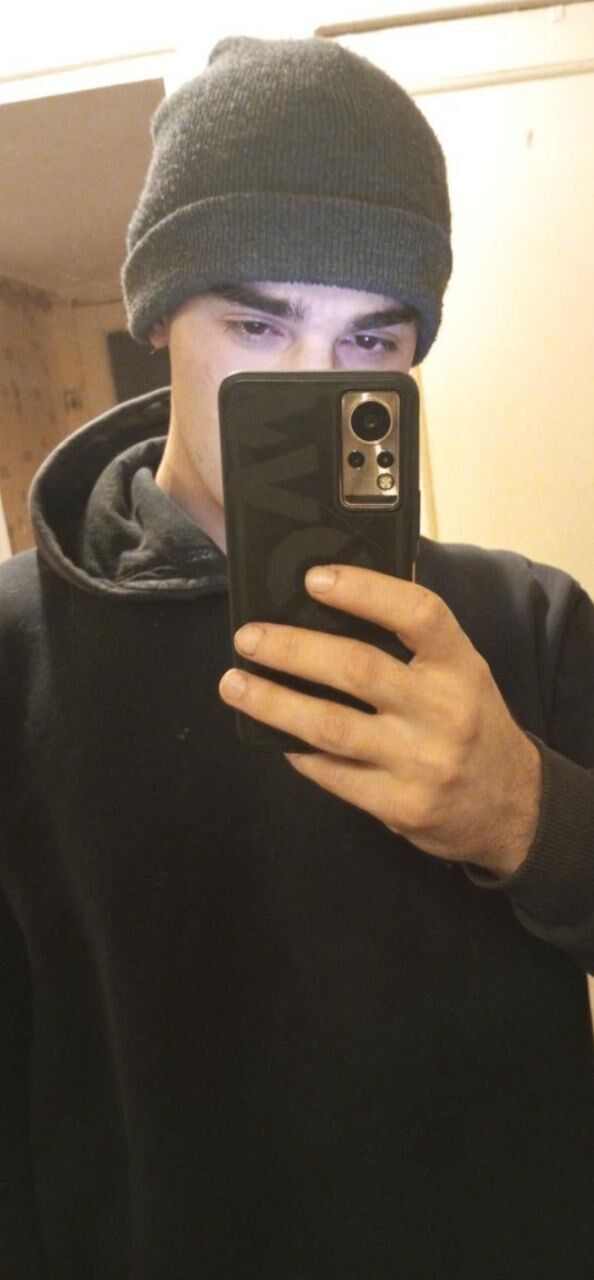  37591686  Bluf, 30 ,    