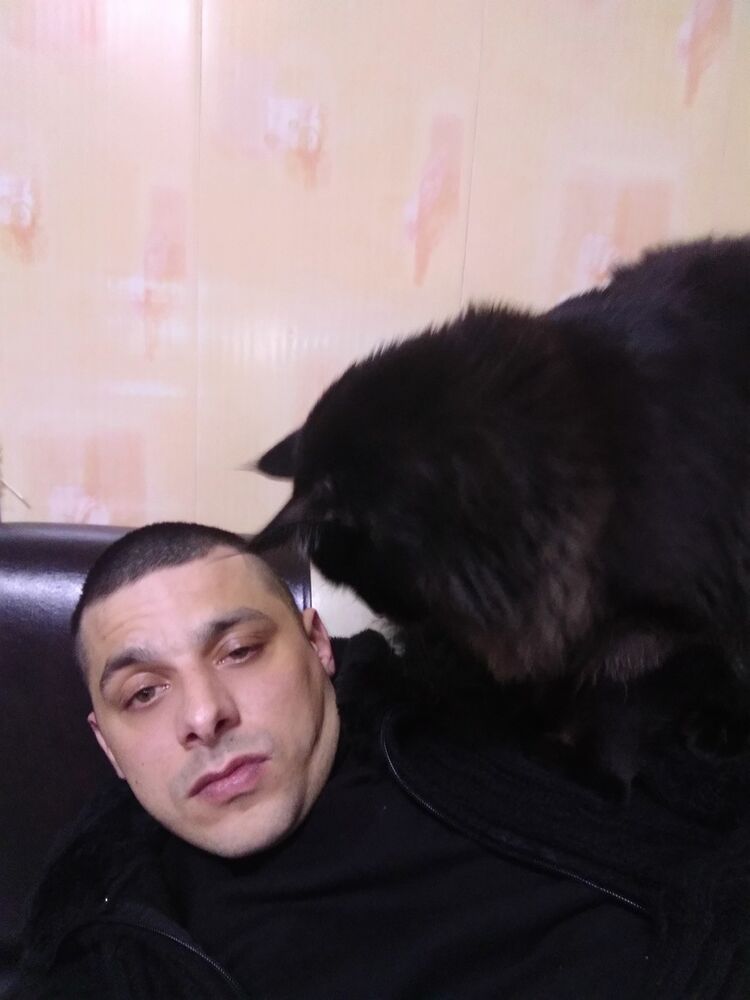  18619056  Yanis, 37 ,    -