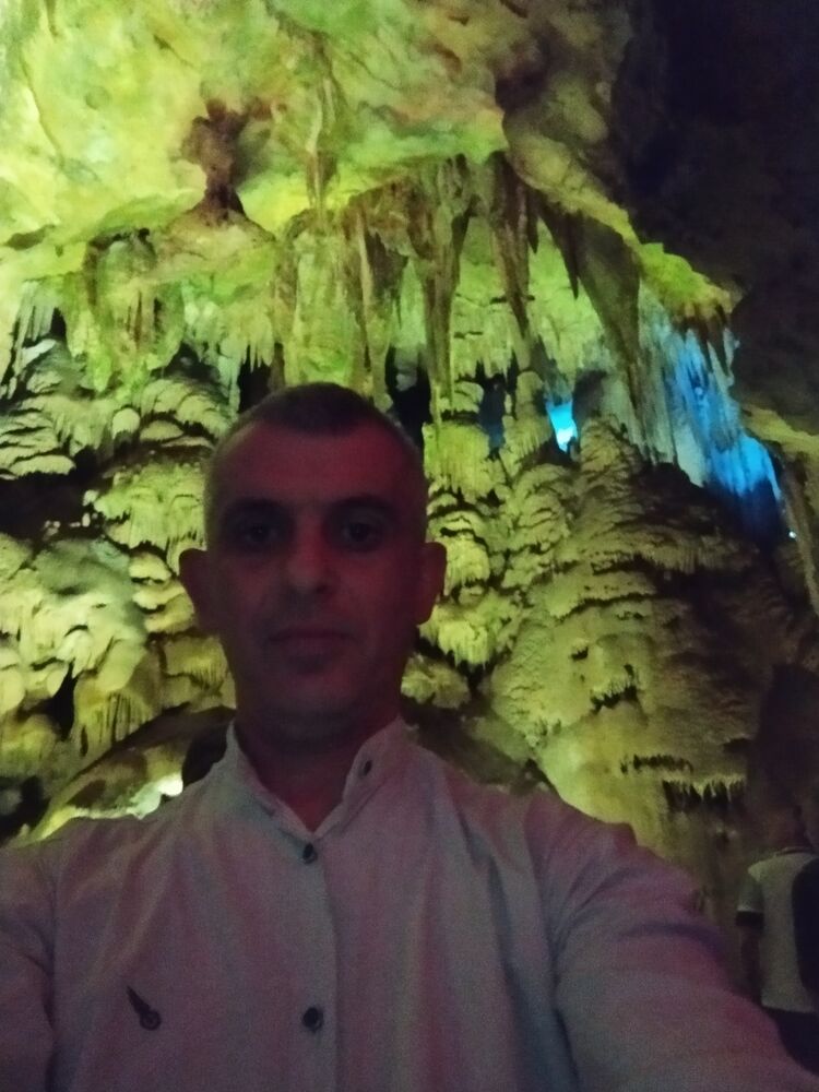  27786426  Zakaria, 43 ,    