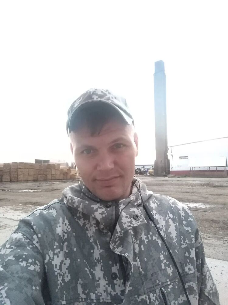  31586466  Evgen, 37 ,    