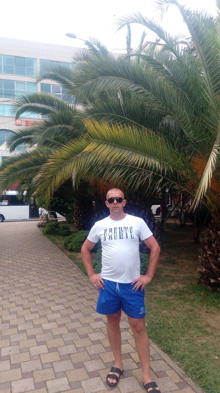 35489906  Sergei, 40 ,    
