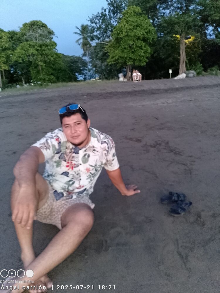  52749646  Remigio, 28 ,    Liberia
