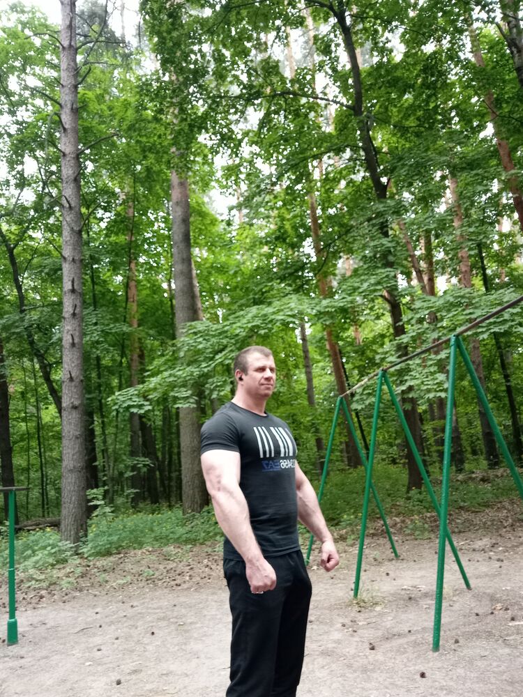  ,   Valery, 42 ,   ,   