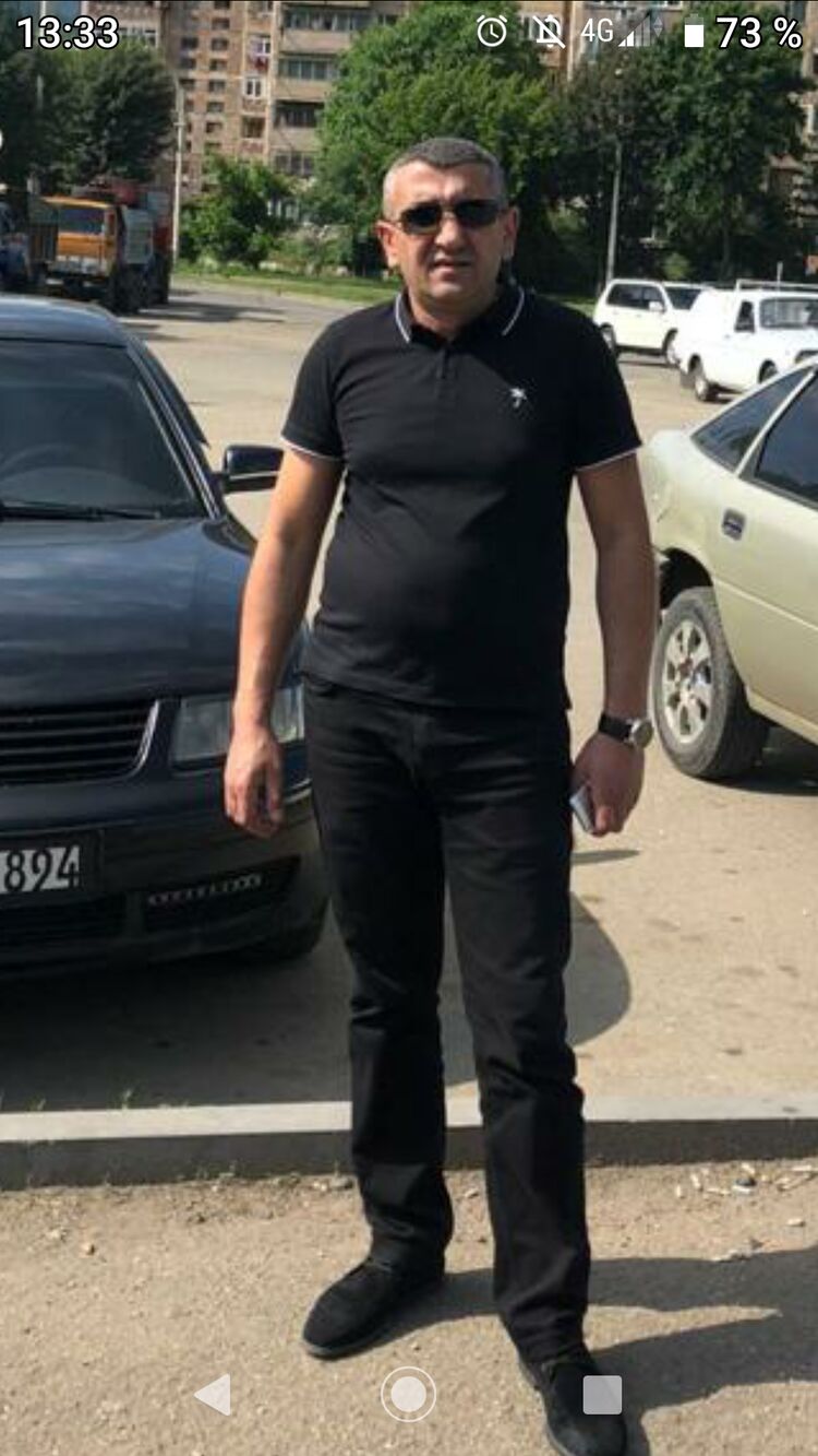  30000266  Armen, 44 ,    