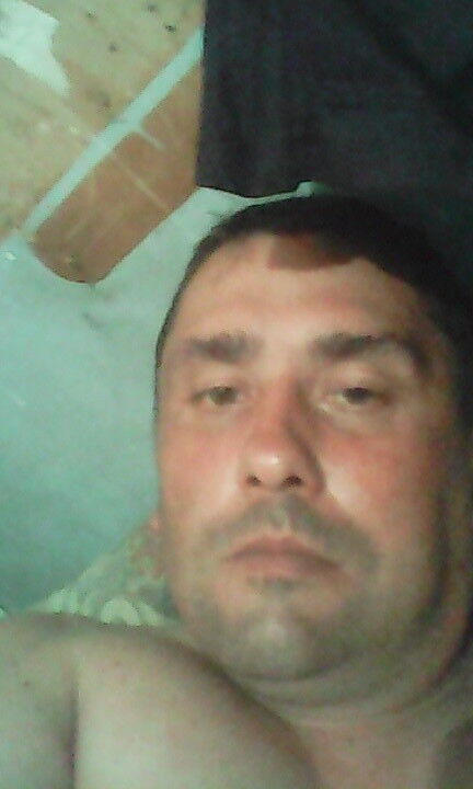  ,   Maksim, 44 ,   