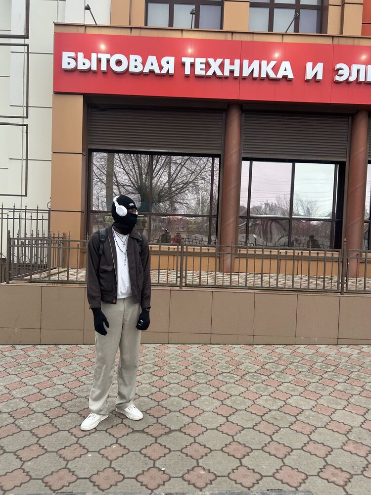  49639066  Putini, 22 ,    