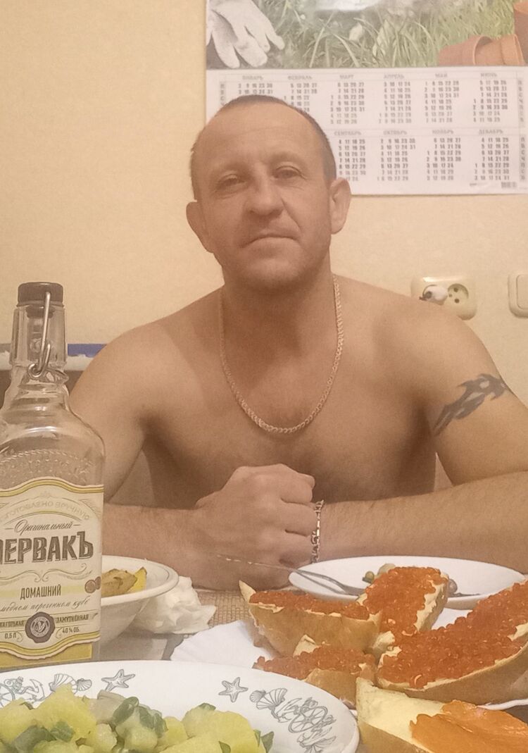  40734326  Igor, 46 ,    