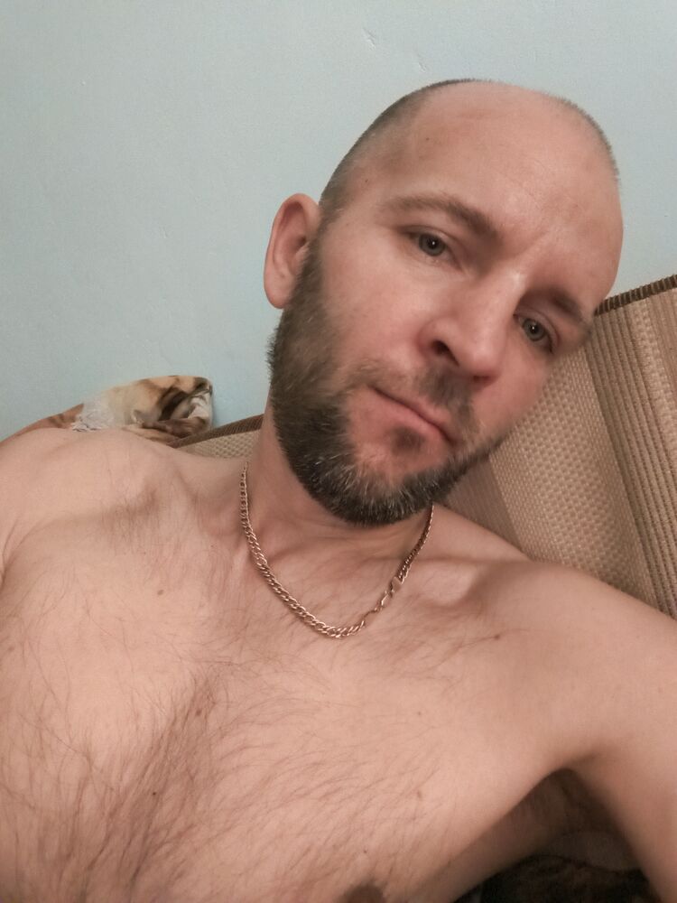  44442576  Evgen, 42 ,    