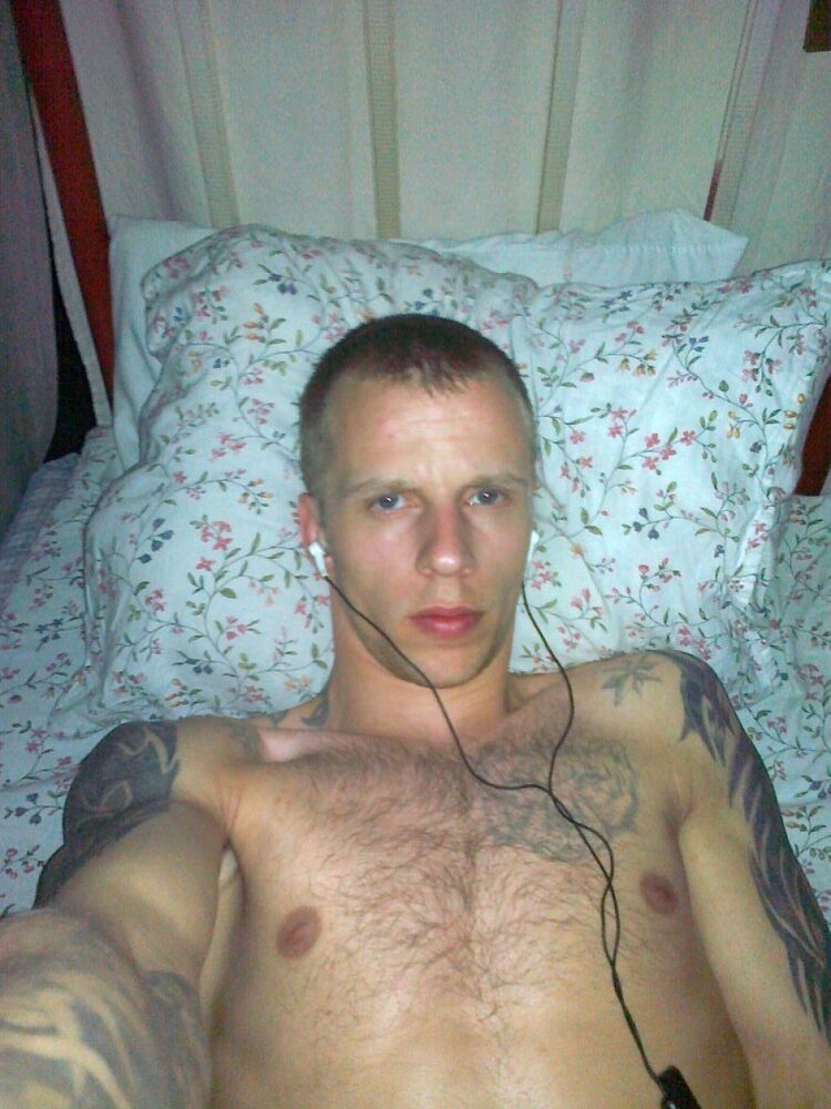  10173756  Arturs, 38 ,    