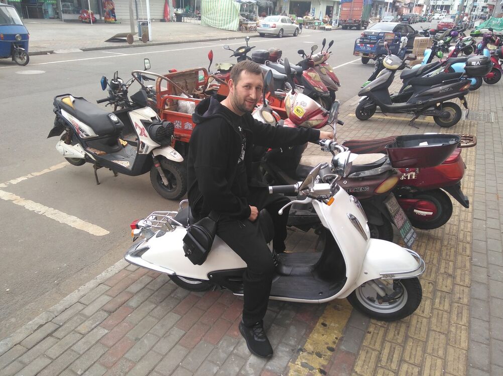  ,   Vitas, 37 ,   