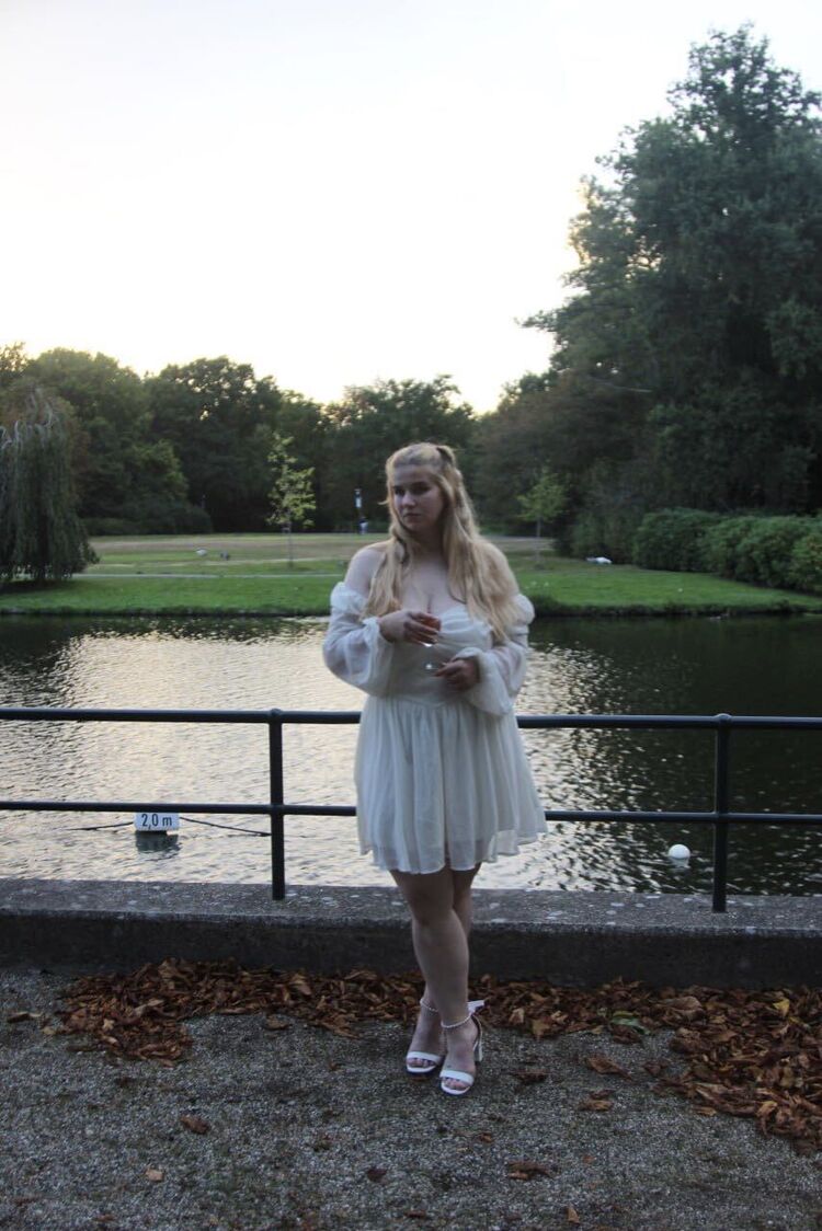  ,   Olha, 24 ,     , c 