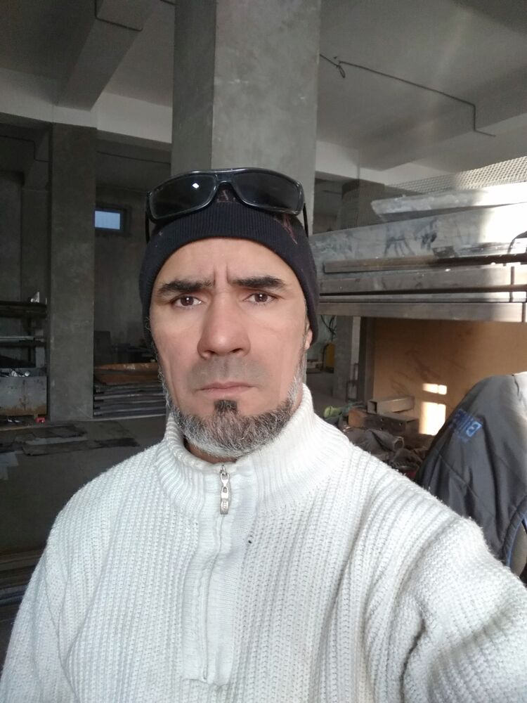  32742596  Alim, 47 ,    