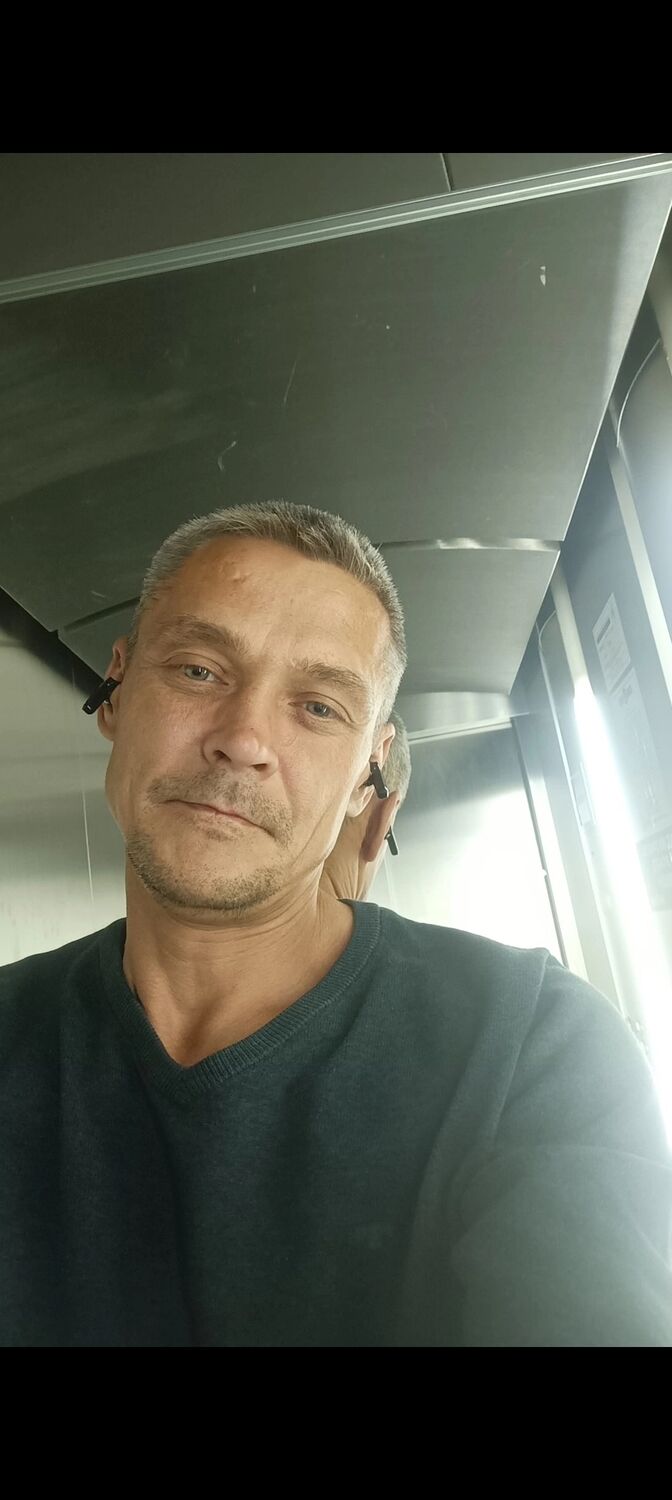  40859956  Vladimir, 42 ,    