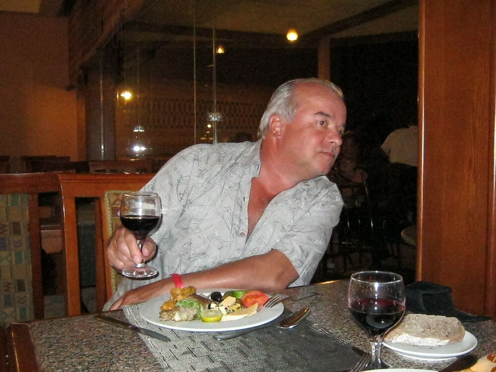 ���� 15586686 ������� ����, 53 ����, ���� ���������� � �����-����������