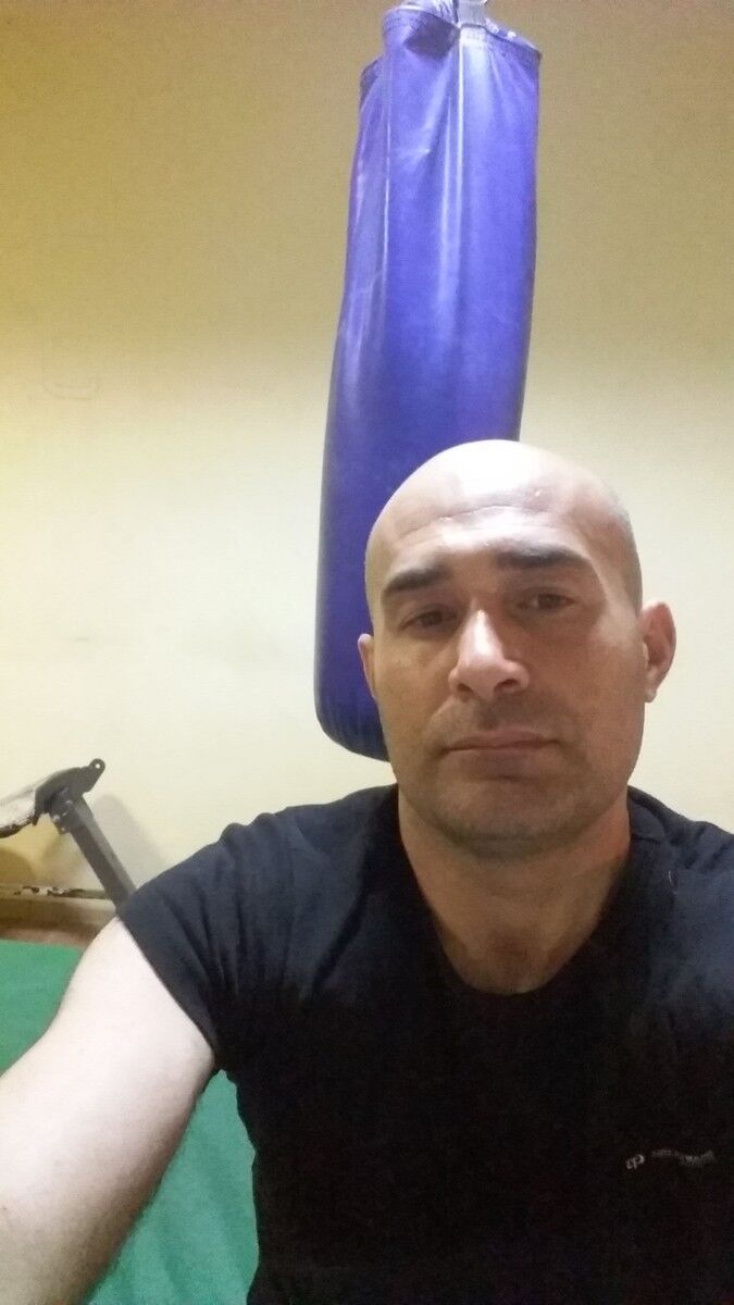  12128316  FARHOD, 44 ,    