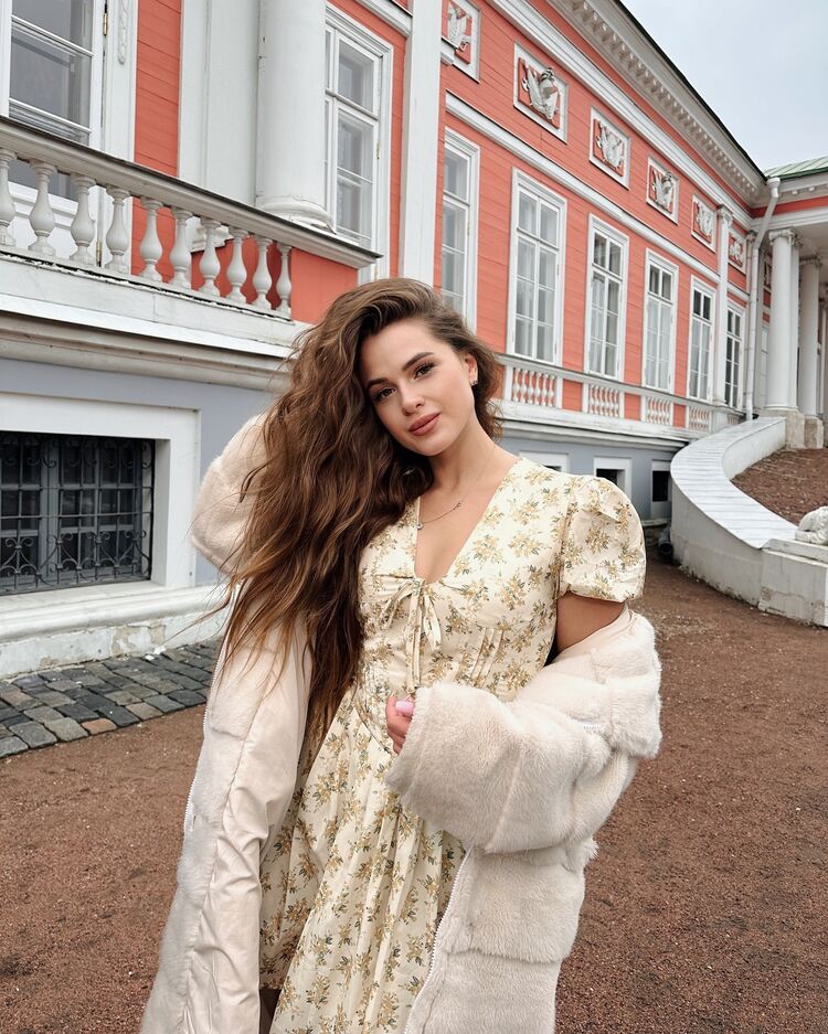  ,   Victoria, 23 ,   ,   