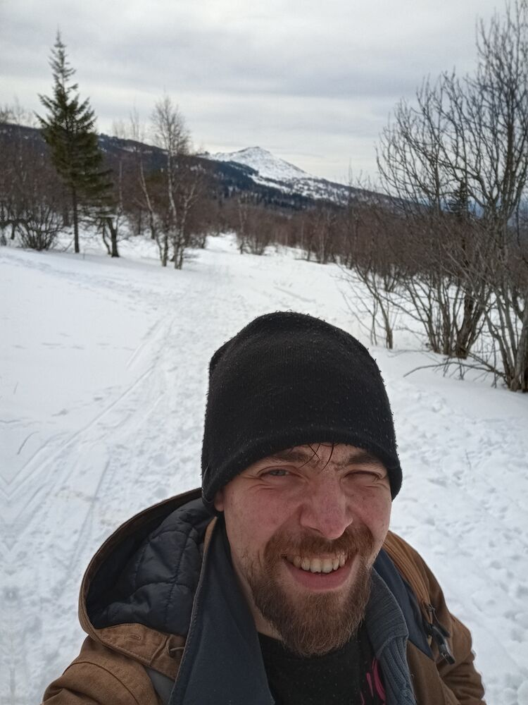  ,   Artur, 33 ,     , c 