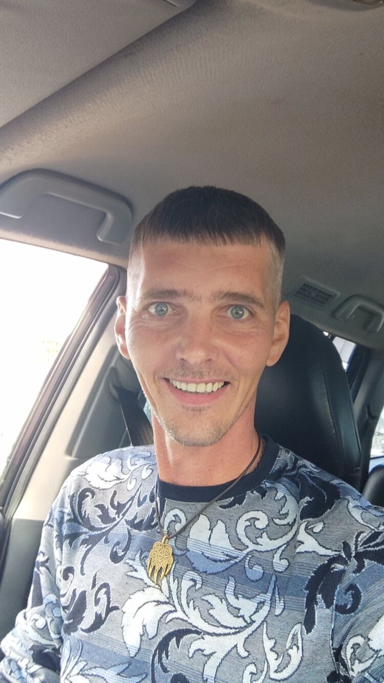  48033276  , 42 ,    